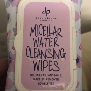 Cleaning wipes